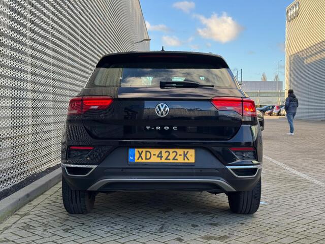 Volkswagen T-Roc 1.0 TSI Style / Digitale Cockpit / Alarmsysteem / LED / Parkeersensoren V+A / Navigatie /