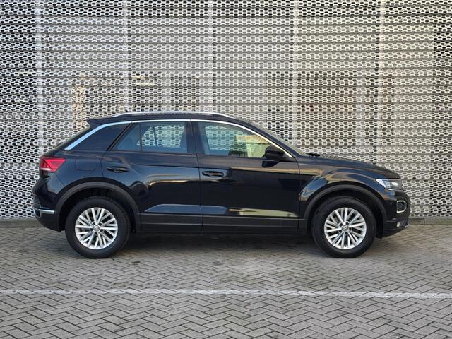 Volkswagen T-Roc 1.0 TSI Style / Digitale Cockpit / Alarmsysteem / LED / Parkeersensoren V+A / Navigatie /