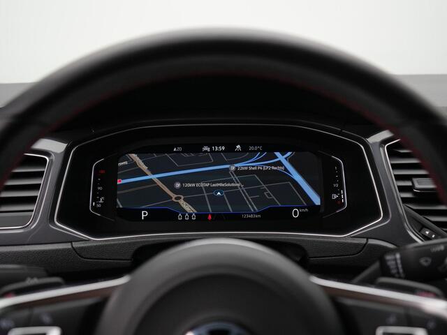 Volkswagen T-Roc 1.5 TSI 150 pk DSG Sport Business R / R-Line | Panoramadak | Trekhaak | Achteruitrijcamera | Navigatie | Adaptive Cruise