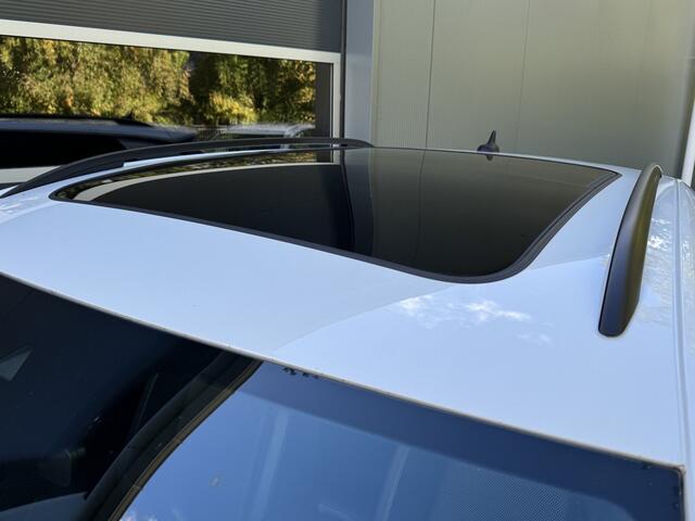 Volkswagen T-Roc 1.5 TSI 150pk DSG Sport Business Panorama Virtual Cockpit Navigatie Stoelverwarming Camera