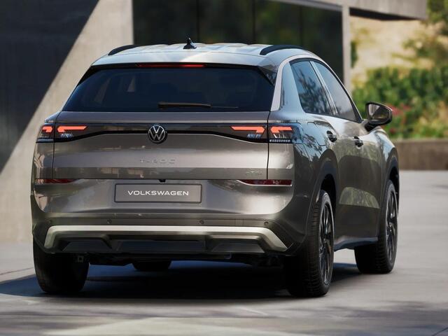 Volkswagen T-Roc Life First Edition 1.5 eTSI 85 kW / 116 PK SUV 7 v | Comfort Pakket