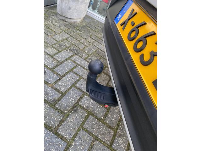 Volkswagen T-Roc 1.5 TSI Sport Business R