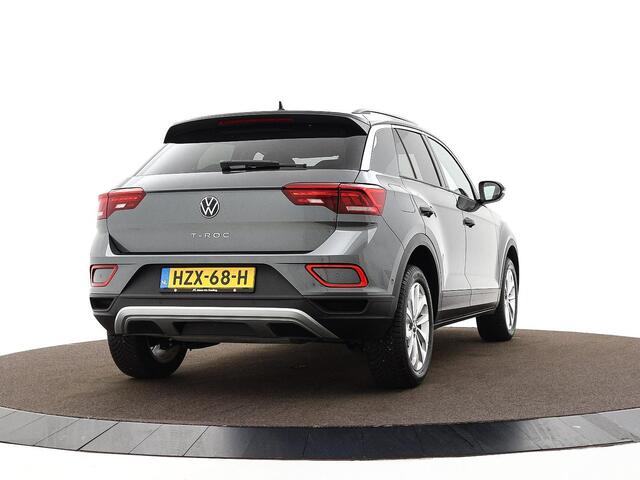 Volkswagen T-Roc 1.5 TSI 150pk DSG Life Edition · Apple/Android Car Play · Navigatie · Camera · P-Sensoren · Park Assist · 17'' Inch · Garantie t/m Februari 2027