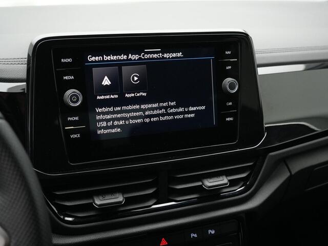 Volkswagen T-Roc 1.5 TSI 150 pk DSG R-Line | IQ Light | Black Style | Adaptive Cruise | Park Assist | Apple Carplay/Android Auto | DAB | 18 inch