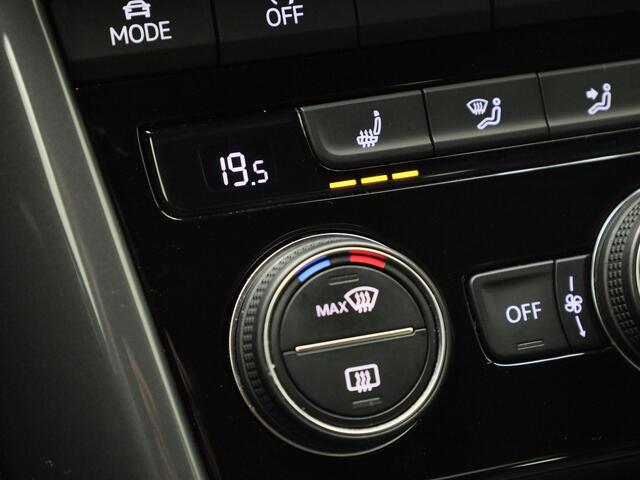 Volkswagen T-Roc 1.5TSI/150PK Sport R DSG · Panoramadak ·Navigatie · Apple/Android · Garantie t/m 25-03-2026 of 100.000km