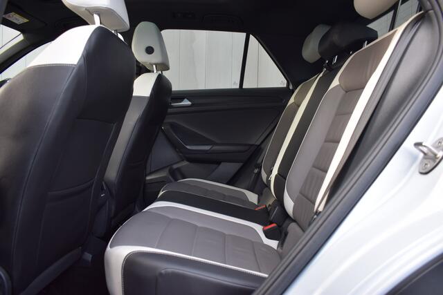 Volkswagen T-Roc 2.0 TSi 190pk Automaat 4Motion Sport LED | Panoramadak | Virtual | Beats Audio | Carplay | 19 Inch LMV