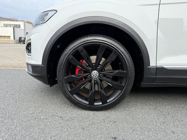 Volkswagen T-Roc 1.5 TSI 150PK DSG SportoPanooTrekhaak
