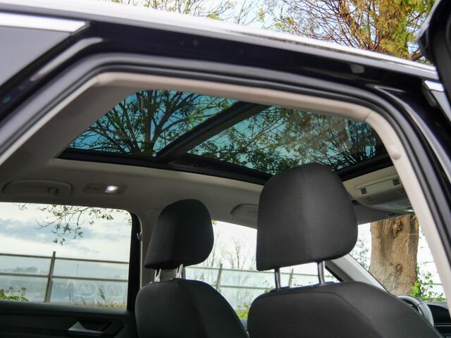 Volkswagen T-Roc 1.5 TSI 150PK Automaat Style Business | PANODAK | CAMERA | CARPLAY |