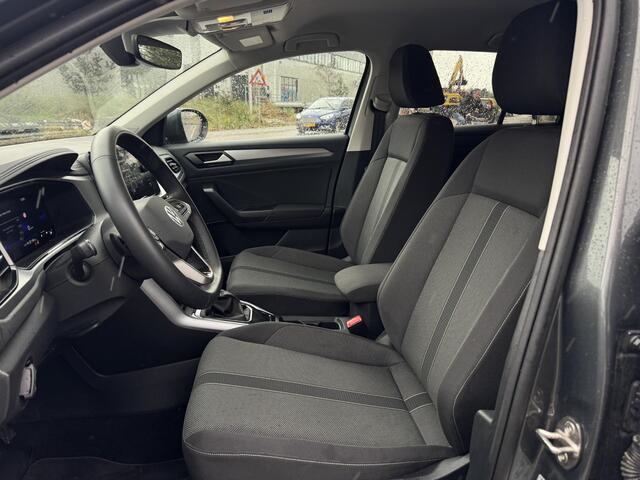 Volkswagen T-Roc 1.5 TSI Life Edition 150pk automaat | Camera | Parc Assist