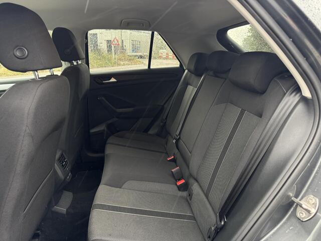 Volkswagen T-Roc 1.5 TSI Life Edition 150pk automaat | Camera | Parc Assist