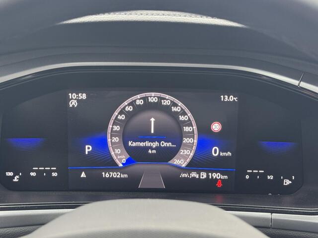 Volkswagen T-Roc 1.5 TSI Life Edition 150pk automaat | Camera | Parc Assist