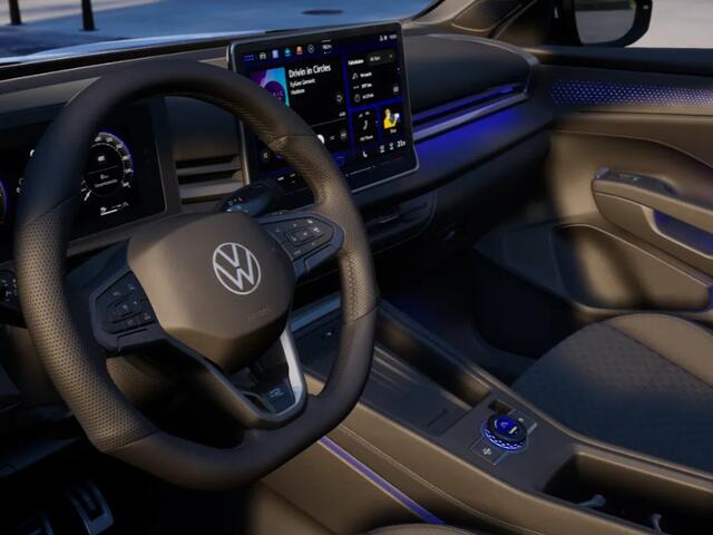 Volkswagen T-Roc R-Line First Edition 1.5 eTSI 150 pk 7 versn. DSG · Comfort pakket · Achteruitrijcamera · Draadloze telefoonlader ·