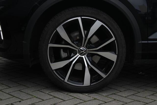 Volkswagen T-Roc 1.0 TSI R-Line Business | Panorama dak | IQ.Light | 19 Inch | R Stoelen