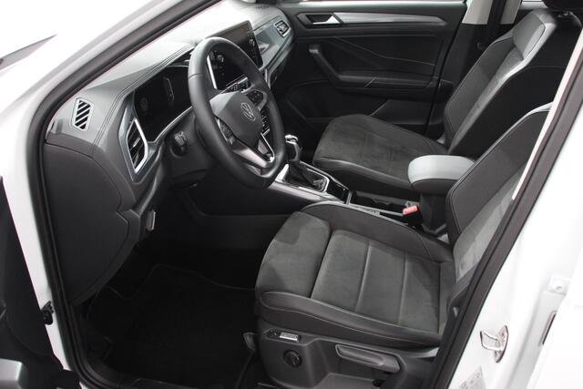 Volkswagen T-Roc 1.5 TSI 150pk DSG Style | two tone | Navigatie | Apple Carplay/Android Auto | Parkeersensoren | Camera | Adaptive Cruise Control | Blind Spot Assist | Park Assist | Stoel- en stuurverwarming | Elektrische achterklep | LED-koplampen