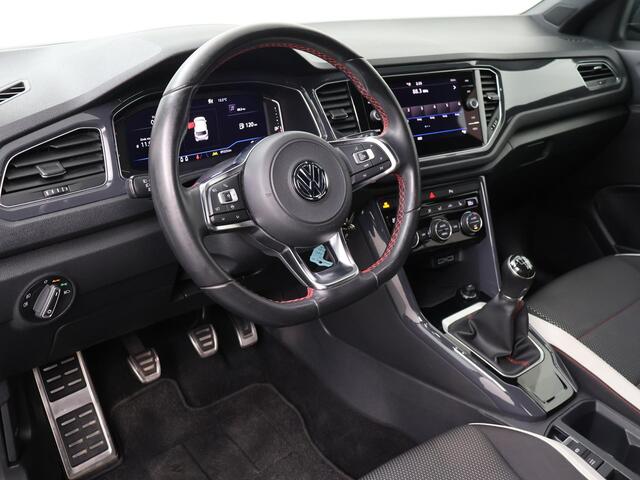 Volkswagen T-Roc 1.5 TSI Sport Business R | 150 PK | Multifunctioneel stuurwiel | Stoelverwarming | Trekhaak |