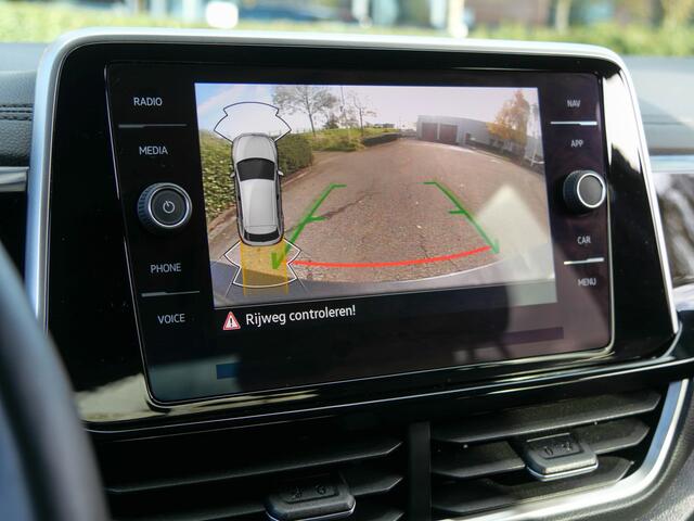 Volkswagen T-Roc 1.5 TSI 150PK R-Line Life Business | CAMERA | CARPLAY |