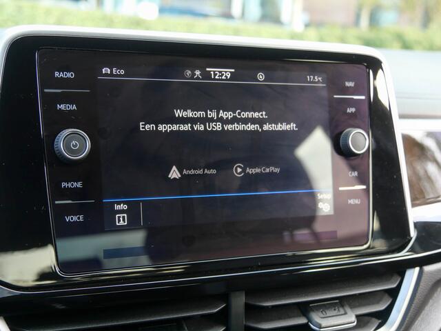 Volkswagen T-Roc 1.5 TSI 150PK R-Line Life Business | CAMERA | CARPLAY |