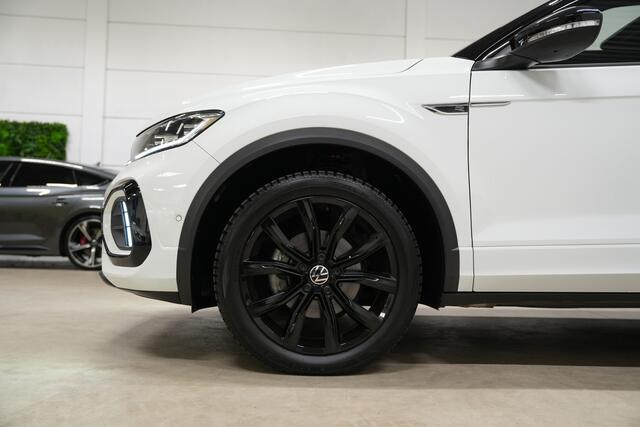Volkswagen T-Roc 1.5 TSI R-Line * Pano - Trekhaak - IQ Light - Keyless - Beats - Camera - ACC *