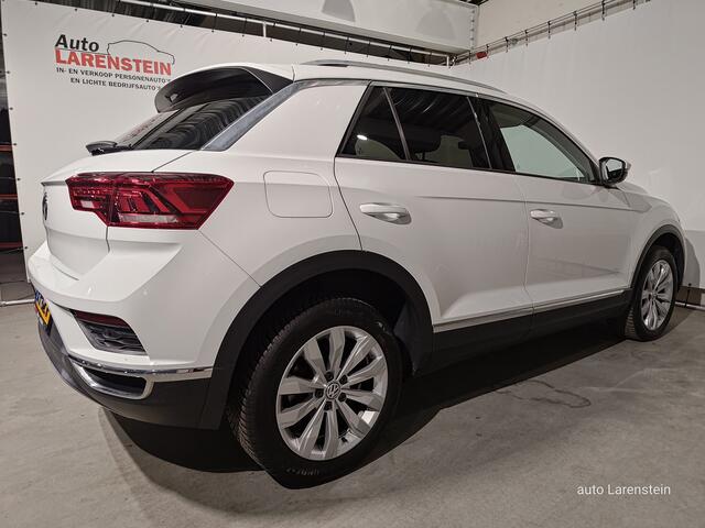 Volkswagen T-Roc 1.5 TSI 150pk Sport Carplay / Elektr.A.Klep / A.Cam./ Afn.Trekhaak / Adapt.Cruise C.