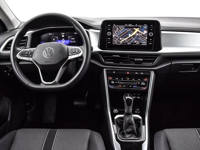 Volkswagen T-Roc 1.5 TSI 150pk DSG Life Edition · Keyless · Camera · Apple/Android Car Play · Navigatie · Stoelverwarming · 17'' Inch ·