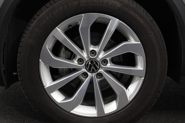 Volkswagen T-Roc 1.5 TSI 150pk DSG Style | Navigatie | Apple Carplay/Android Auto | Parkeersensoren | Camera | Adaptive Cruise Control | Blind Spot Assist | Park Assist | Stoel- en stuurverwarming | Elektrische achterklep | LED-koplampen