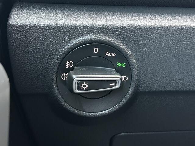 Volkswagen T-Roc 1.6 TDI Style 50% deal 9.475,- ACTIE Trekhaak / Airco / Cruise / Telefoon