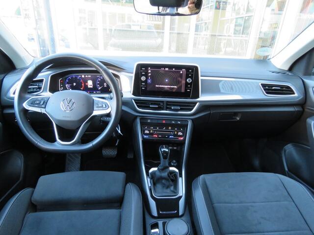 Volkswagen T-Roc 1.5 TSI 150pk DSG-aut. LIFE EDITION / IQ Light / Trekhaak afn.baar / Stoelverw. / 17 Inch / FABRIEKS garantie