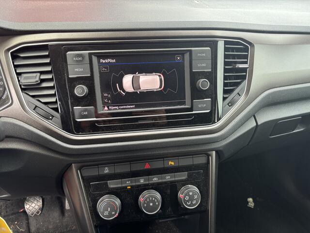 Volkswagen T-Roc 1.0 TSI Style CAMERA / ACC / PDC / BLUETOOTH / AIRCO / NL-AUTO