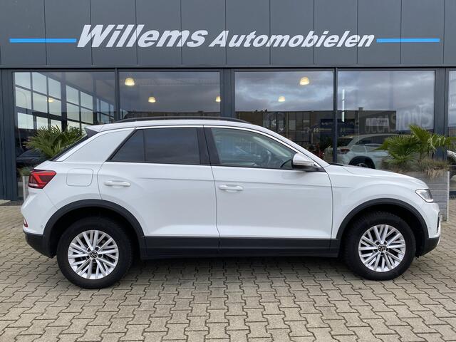 Volkswagen T-Roc 1.5 TSI Life Business Trekhaak & Virtual Cockpit, App Connect