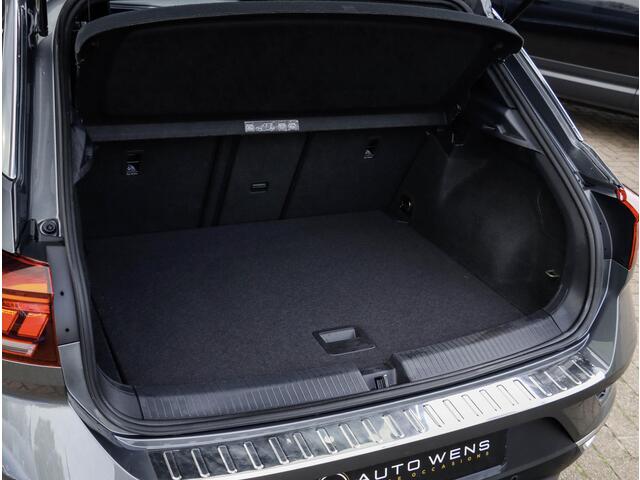 Volkswagen T-Roc 1.5 TSI Sport 150pk Panoramadak Trekhaak