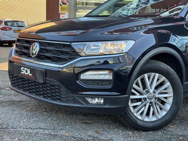 Volkswagen T-Roc 1.0 TSI Style // APPLE CARPLAY - ANDROID AUTO // PDC // CLIMA // STOELVERWARMING //