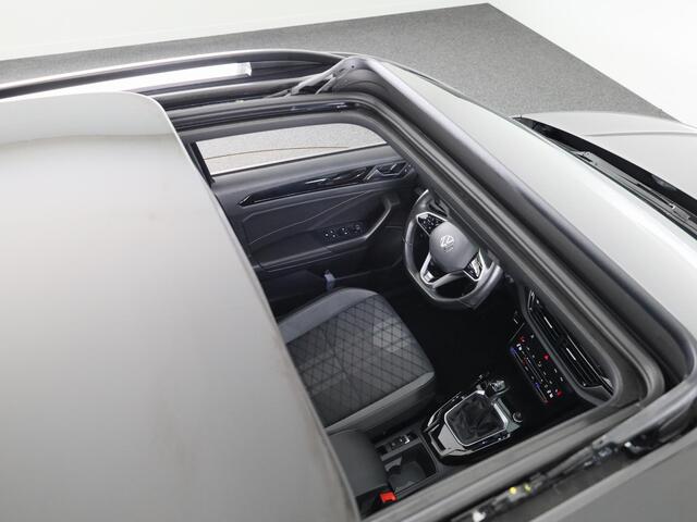 Volkswagen T-Roc 1.5 TSI R-Line Business 150 pk Automaat (DSG) | Navigatie | Panoramadak | Parkeersensoren | Achteruitrij camera | Adaptieve cruise control | Keyless | Full Led koplampen |