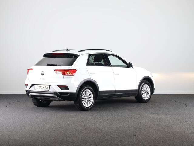Volkswagen T-Roc 1.0 TSI Style 110 pk | Autom. airco | Adaptieve cruise control | Parkeersensoren |