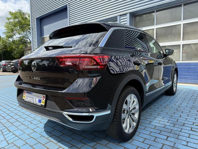 Volkswagen T-Roc 1.5 TSI SPORT ACC STOELVER. APPLE TREKHAAK