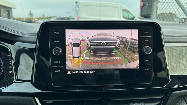 Volkswagen T-Roc 1.5 TSI R-LINE 150PK BLACK EDITION DSG | Panoramadak | LED Matrix | El. achterklep