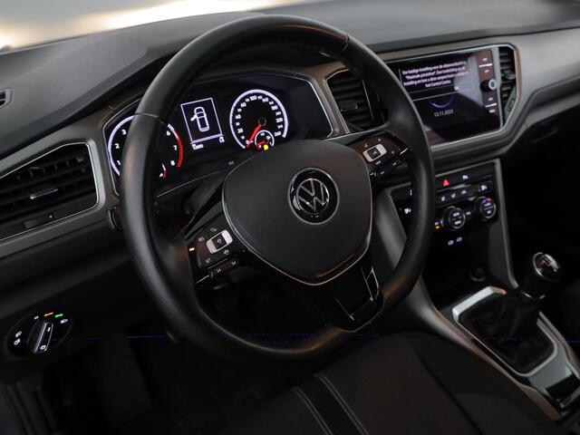 Volkswagen T-Roc 1.0 TSI Style 110 pk | Navigatie | Parkeersensoren | Adaptieve cruise control | Autom. airco | Apple Carplay/Android Auto |