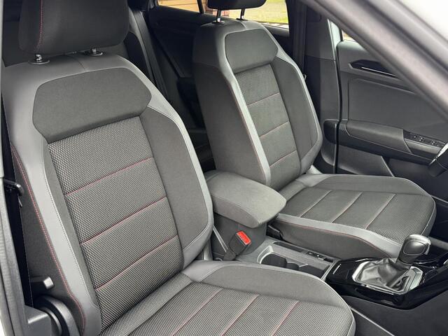 Volkswagen T-Roc 1.5 TSI Sport,Navi,Carpl,Cam,Cruise,Led