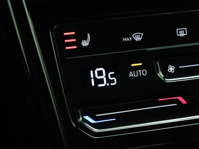 Volkswagen T-Roc 1.5TSI/150PK R Line DSG · Panoramadak · Camera + Parkeersensoren · Apple/Android Car Play · Garantie tot mei 2029 of 100000km.