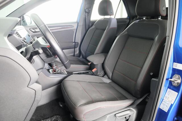 Volkswagen T-Roc 1.5 TSI Sport Business R-line 150 pk Automaat (DSG) | Navigatie | Achteruitrijcamera | Parkeersensoren | Adaptieve cruise control | Stoelverwarming |