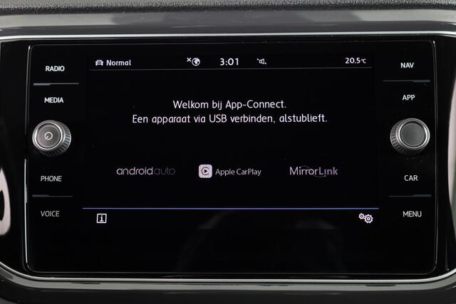 Volkswagen T-Roc 1.5 TSI Sport Business R-line 150 pk Automaat (DSG) | Navigatie | Achteruitrijcamera | Parkeersensoren | Adaptieve cruise control | Stoelverwarming |