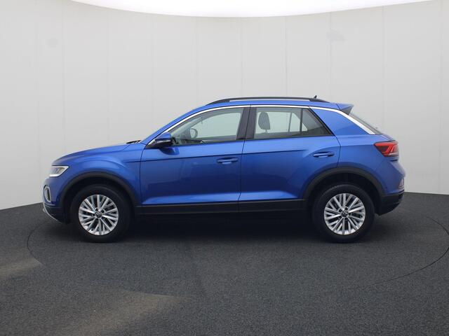 Volkswagen T-Roc 1.0TSI/110PK Life · Navigatie · Parkeersensoren · LED · Garantie tot september 2027 of 100000km.
