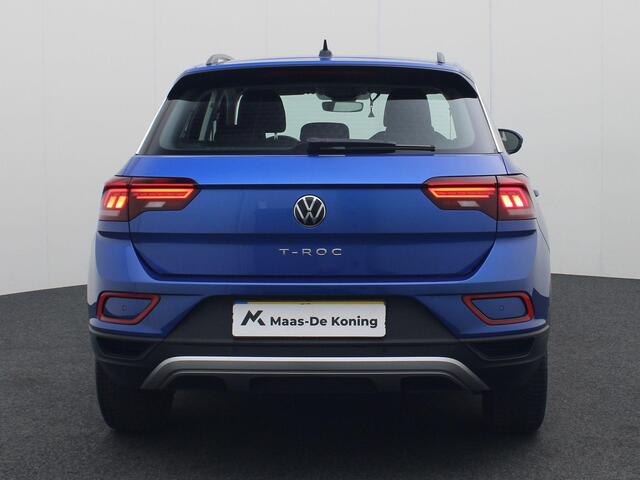 Volkswagen T-Roc 1.0TSI/110PK Life · Navigatie · Parkeersensoren · LED · Garantie tot september 2027 of 100000km.