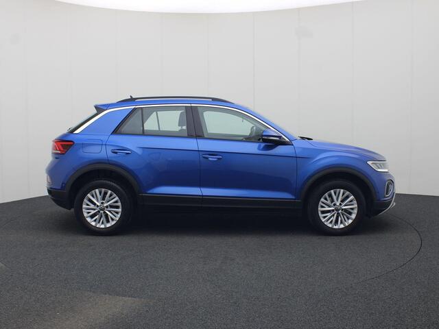 Volkswagen T-Roc 1.0TSI/110PK Life · Navigatie · Parkeersensoren · LED · Garantie tot september 2027 of 100000km.