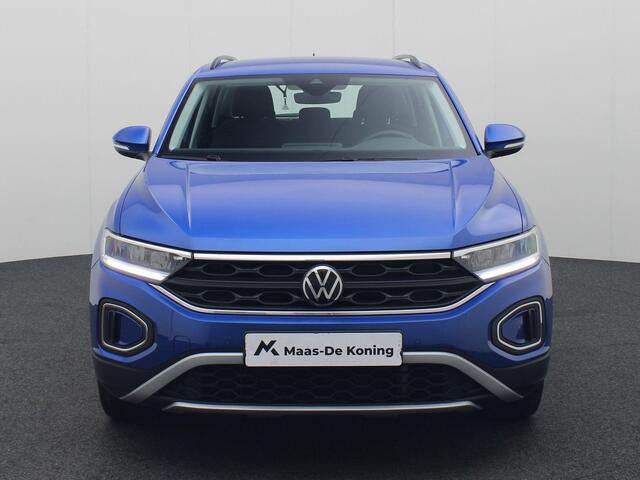 Volkswagen T-Roc 1.0TSI/110PK Life · Navigatie · Parkeersensoren · LED · Garantie tot september 2027 of 100000km.