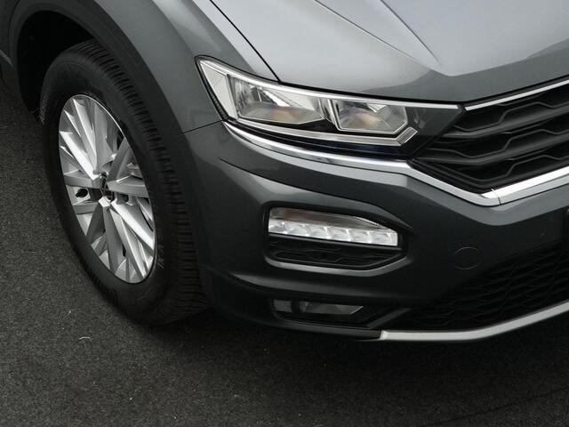 Volkswagen T-Roc 1.5 TSI 150 pk DSG Style | Trekhaak | Achteruitrijcamera | Navigatie | Adaptive Cruise