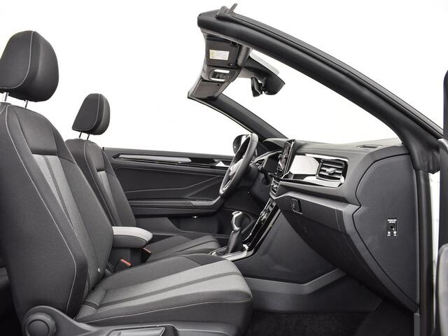 Volkswagen T-Roc Cabrio Style 1.0 115 pk Cabriolet 6 versn. Hand · Black style pakket · Comfort pakket · Multimedia pakket · Prijs is incl Inruilbonus . MEGA SALE