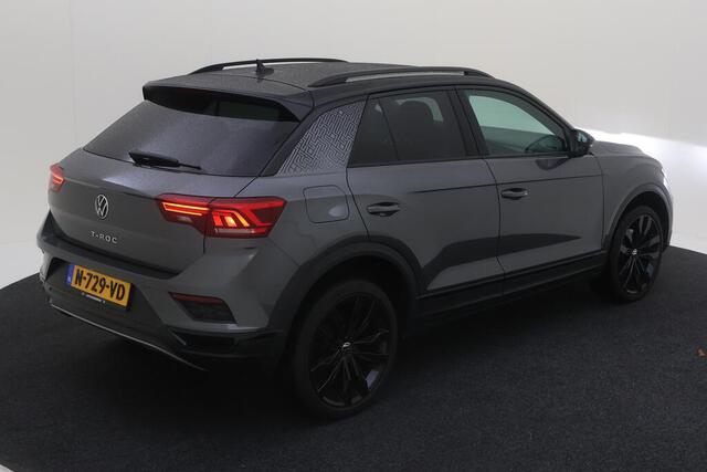 Volkswagen T-Roc 1.5 TSI Sport / AUTOMAAT/ PANO/ BLACK STYLE/ BEATS AUDIO/ CAMERA/ PARK. SENSOREN/ STOELVERWARM./ LED/ DIGITAL DASHBOARD/ ELEK. ACHTERKLEP/ NAVI/ CLIMA/ 19" LMV