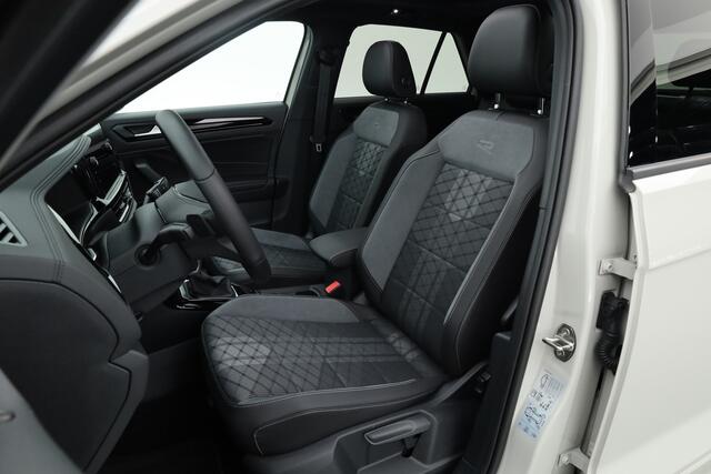 Volkswagen T-Roc 1.5 TSI R-Line Black Style | Pano | Afn. Trekhaak | IQ. Light | 19'' | Camera | Keyless | Adapt. Cruise