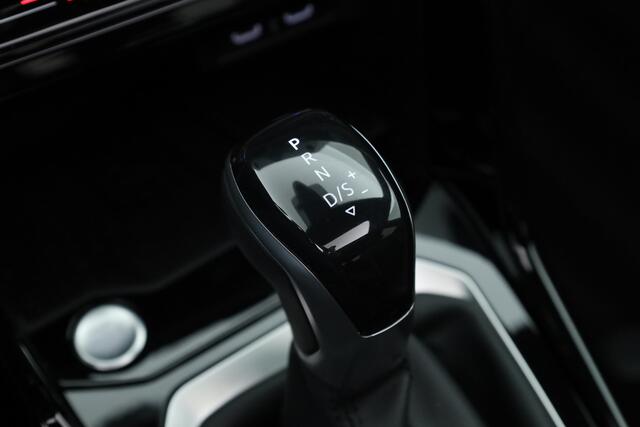 Volkswagen T-Roc 1.5 TSI R-Line Black Style | Pano | Afn. Trekhaak | IQ. Light | 19'' | Camera | Keyless | Adapt. Cruise