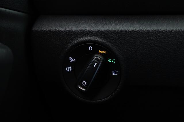 Volkswagen T-Roc 1.5 TSI R-Line Black Style | Pano | Afn. Trekhaak | IQ. Light | 19'' | Camera | Keyless | Adapt. Cruise